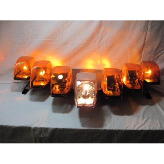 Rampa luminoasa in forma V - 6 rotoare si 1 lampa de lucru